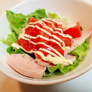 味ぽんで　サラダ菜とサラダチキンとトマトのサラダ